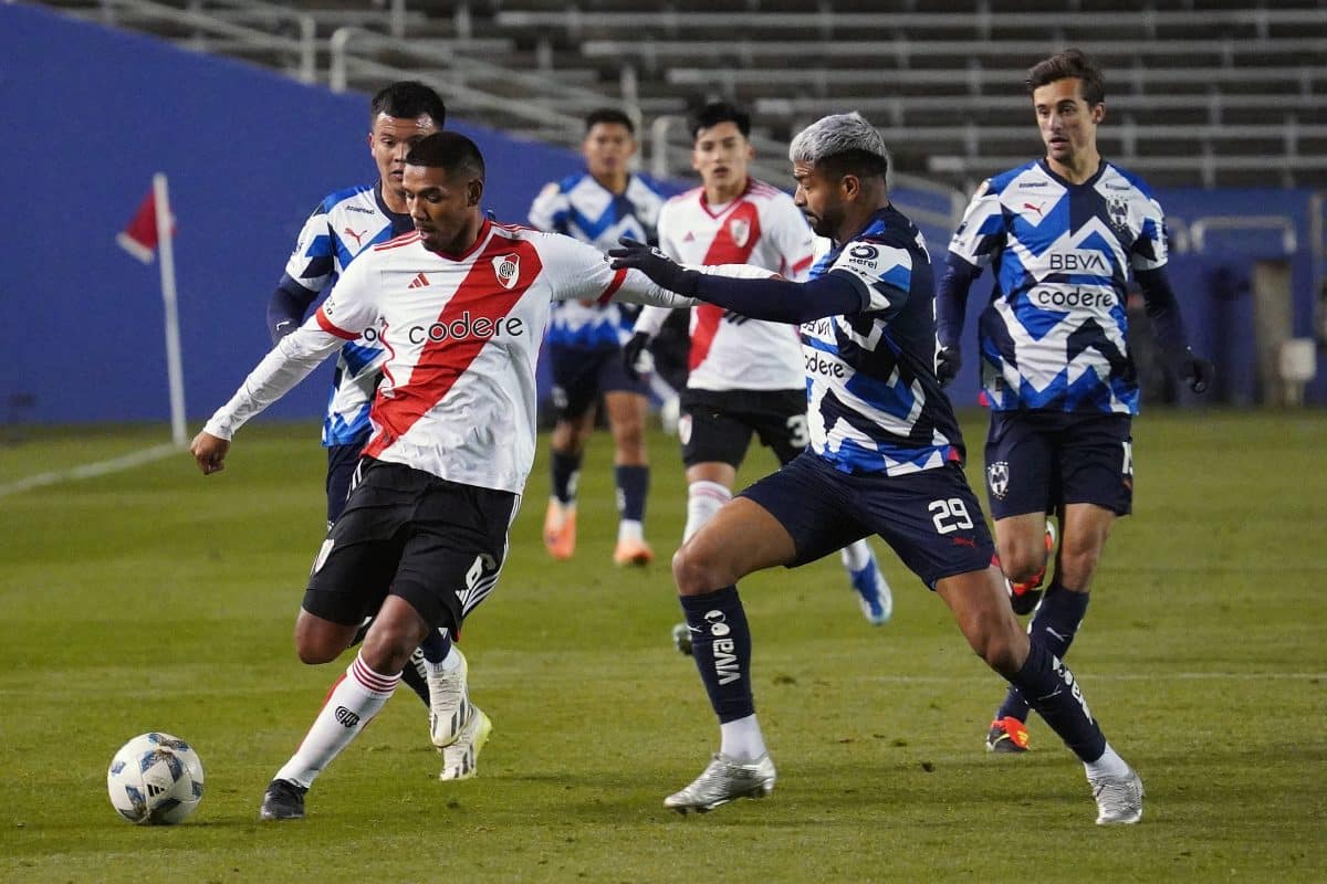 January 17, 2024, Dallas, Texas, USA: Dallas, Texas, USA: River Plate center David Martinez in action during the friendl