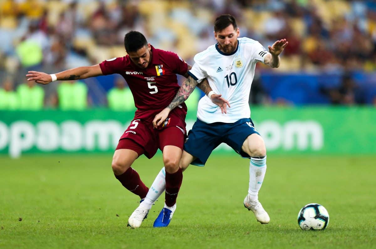 Copa America – Argentina v Venezuela