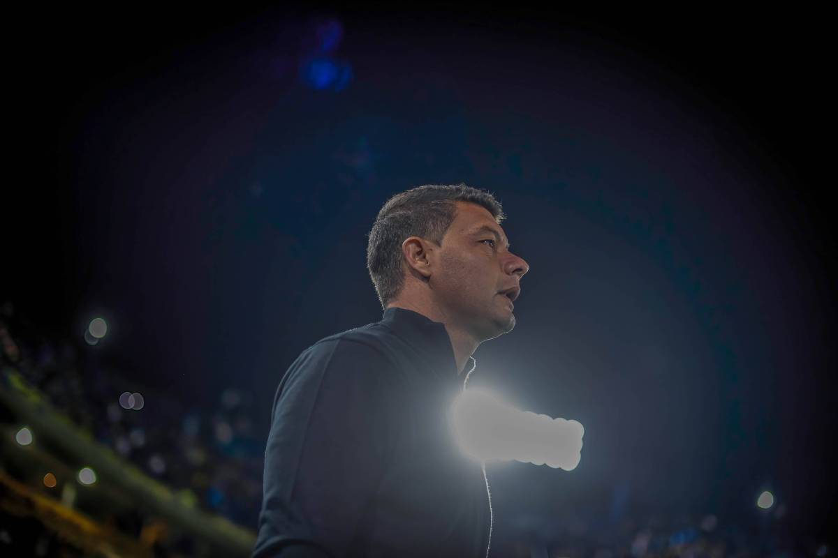 Sebastián Battaglia aparece como opción en el cuadro blanquiazul