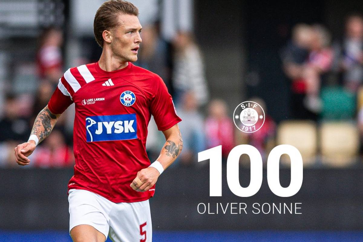 Silkeborg le dedicó una publicación a Oliver Sonne por sus 100 partidos