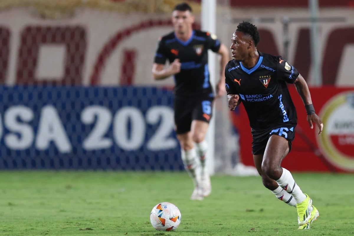PER: Universitario de Deportes v LDU de Quito. CONMEBOL Libertadores Cup, Group D. Date 1 Jhojan Julio of LDU de Quito d