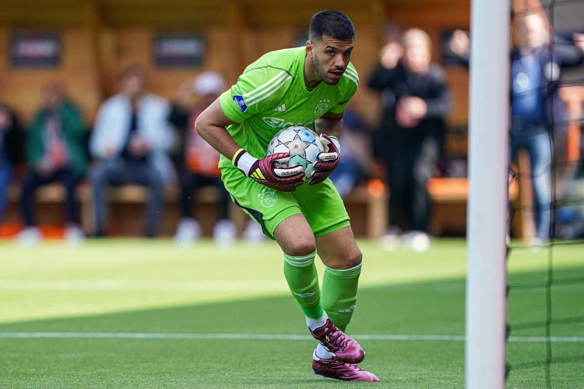 2024-05-05 FC Volendam v AFC Ajax – Dutch Eredivisie VOLENDAM, NETHERLANDS – MAY 5: goalkeeper Geronimo Rulli of AFC Aja