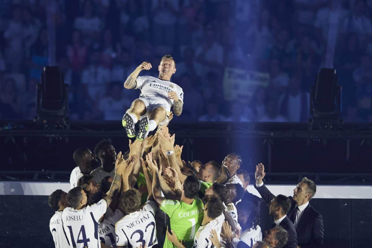 Toni Kroos (Real Madrid CF) Teammates throw in to the air at Stadium Bernabeu during Real Madrid UEFA Champions League T
