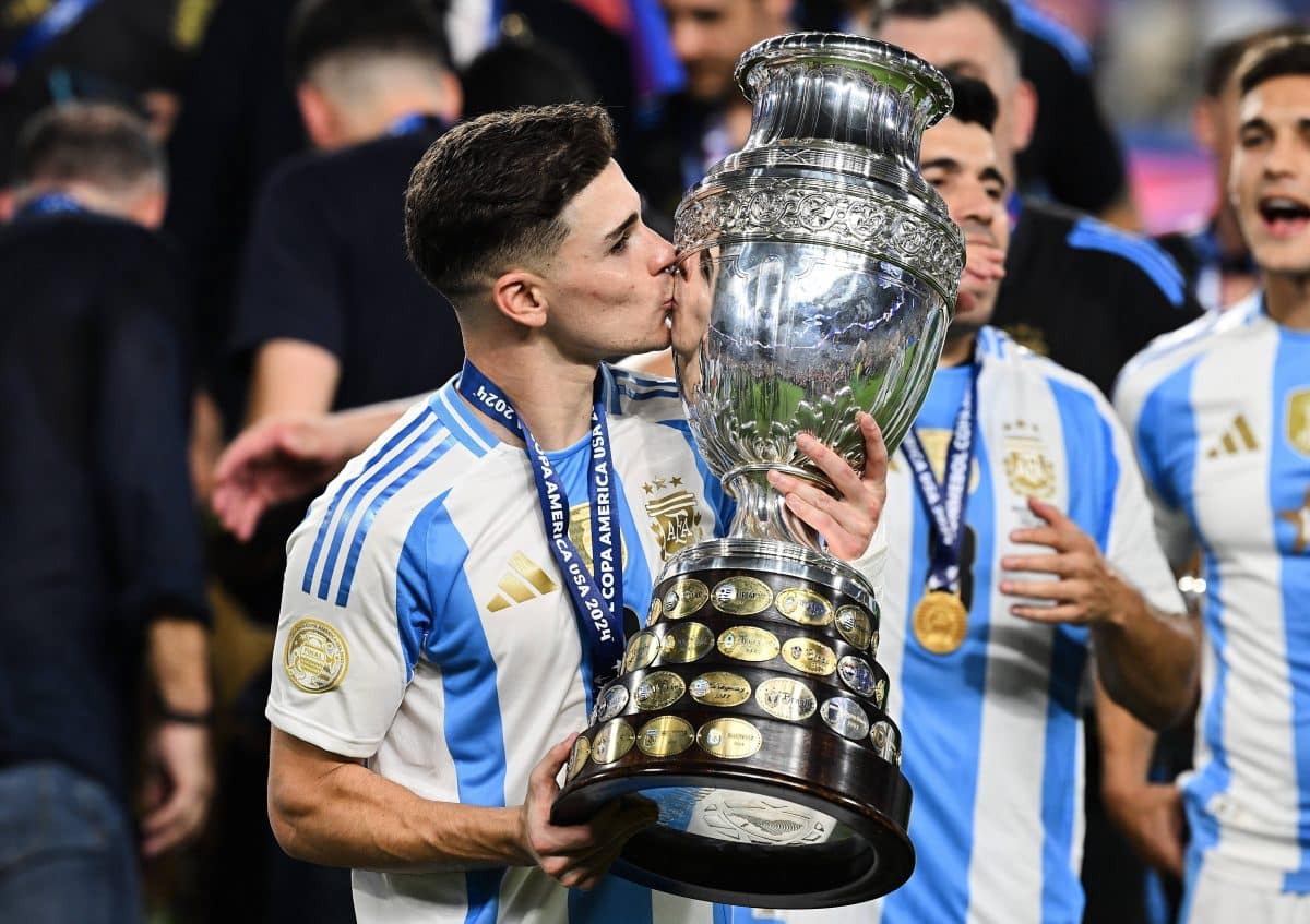 RECORD DATE NOT STATED Copa America USA 2024 Argentina vs Colombia – Final Julian Alvarez lifts up the trophy as he cele