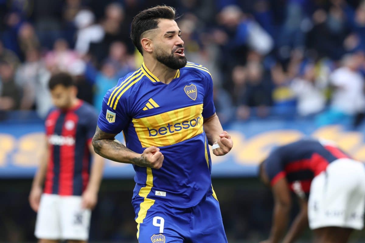 Boca Juniors forward Milton Gimenez celebrates after scoring the team™s first goal against San Lorenzo during the Argent