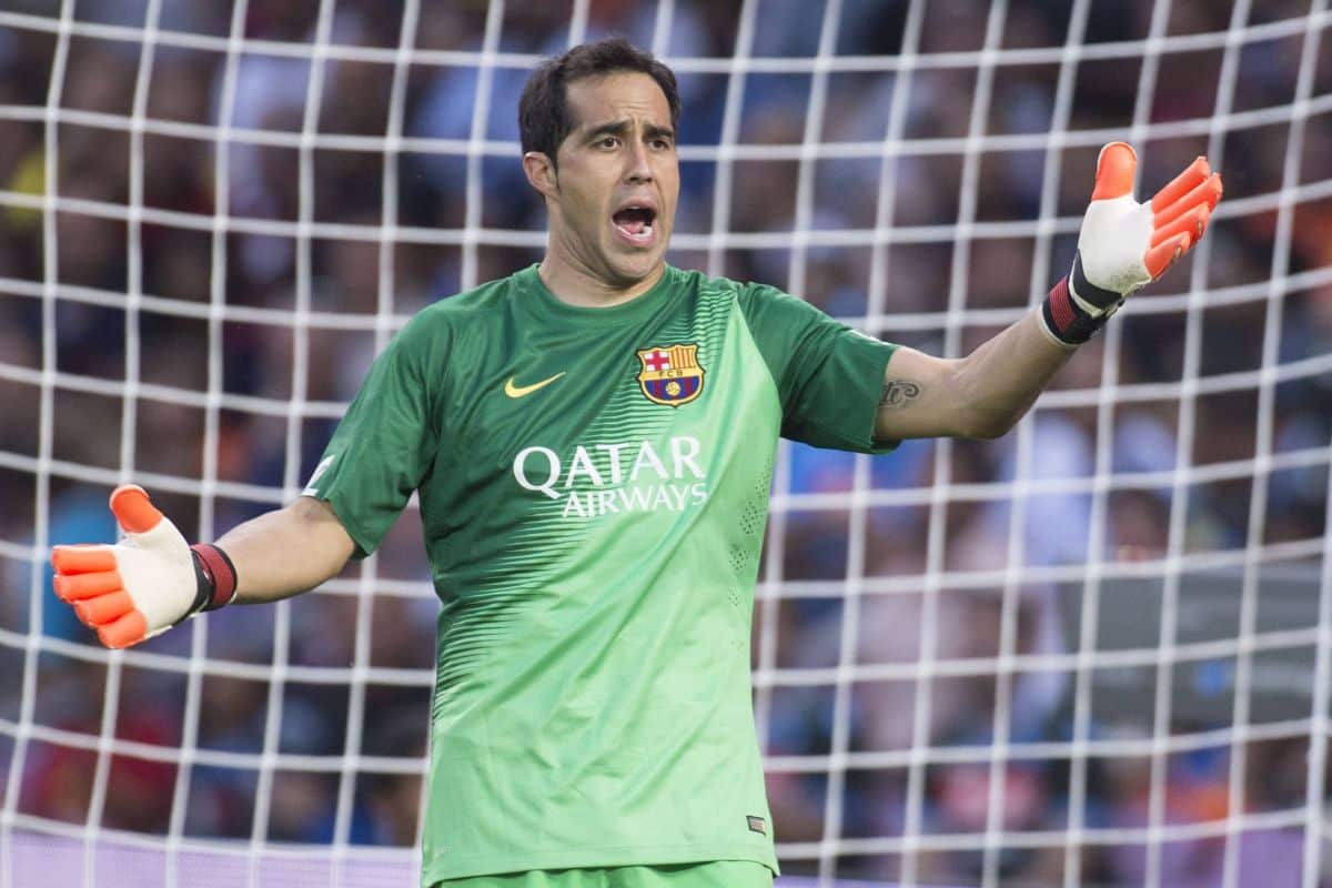 Mercado de fichajes: Claudio Bravo podría volver a Barcelona