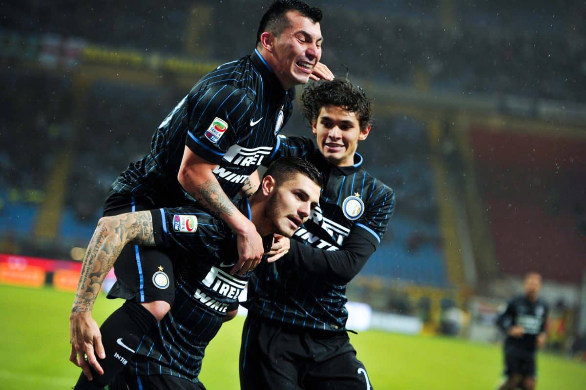 Gary Medel celebrando en Inter