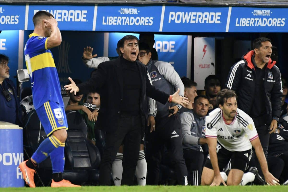 Gustavo Quinteros y Agustín Bouzat ante Boca con Colo Colo