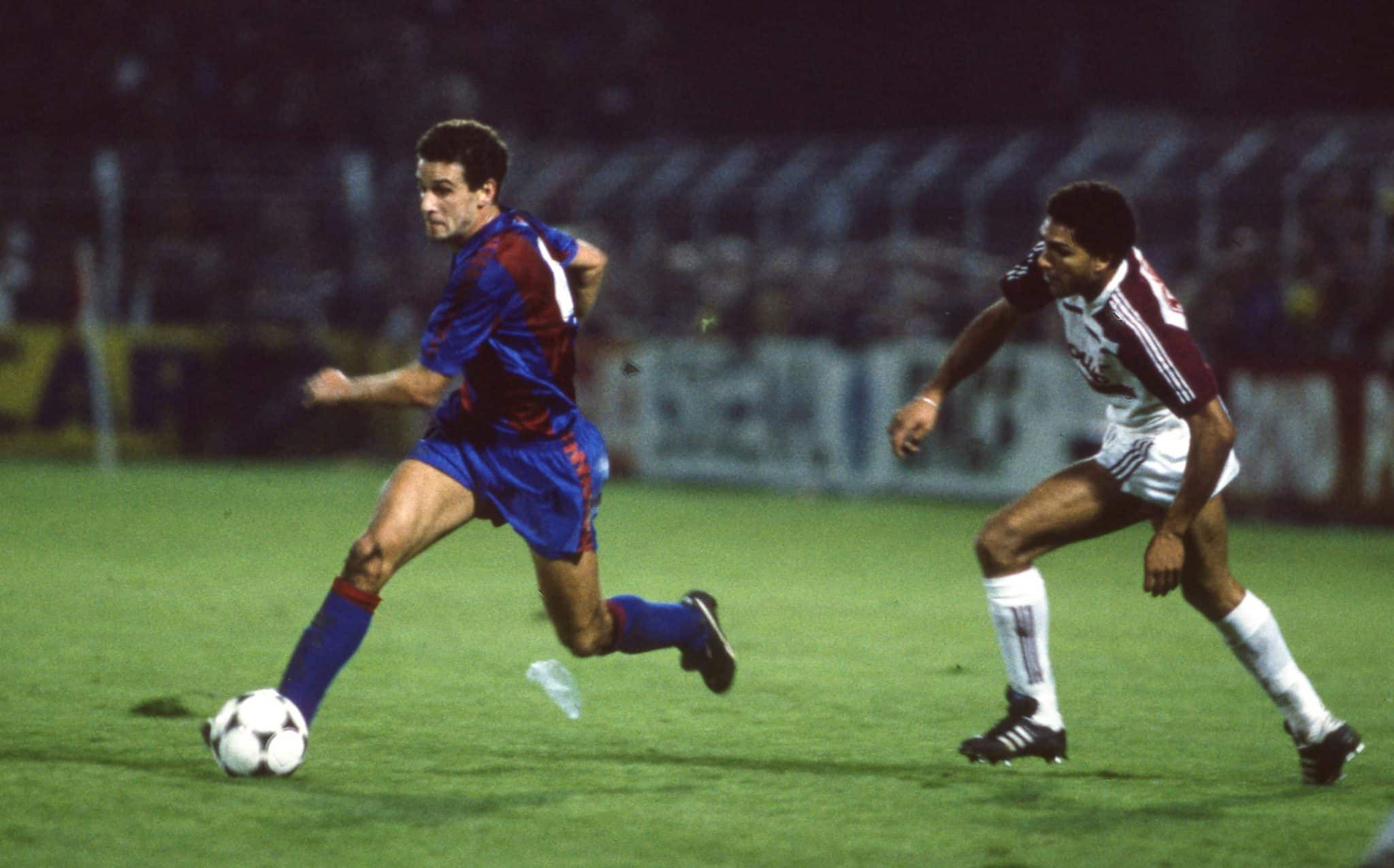 Quel club français élimine le FC Barcelone lors d’une double confrontation en Coupe des Coupes en 1984 ?