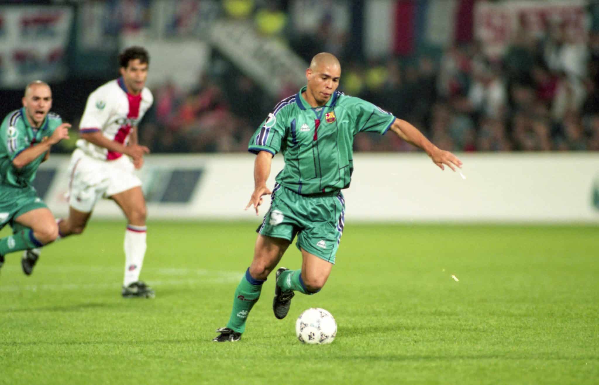 En 1996, lors de la finale Barça 1-0 PSG, quel Parisien, seul buteur de la finale de la Coupe d’Europe des vainqueurs de coupes l’année précédente, a provoqué le penalty inscrit par Ronaldo ?