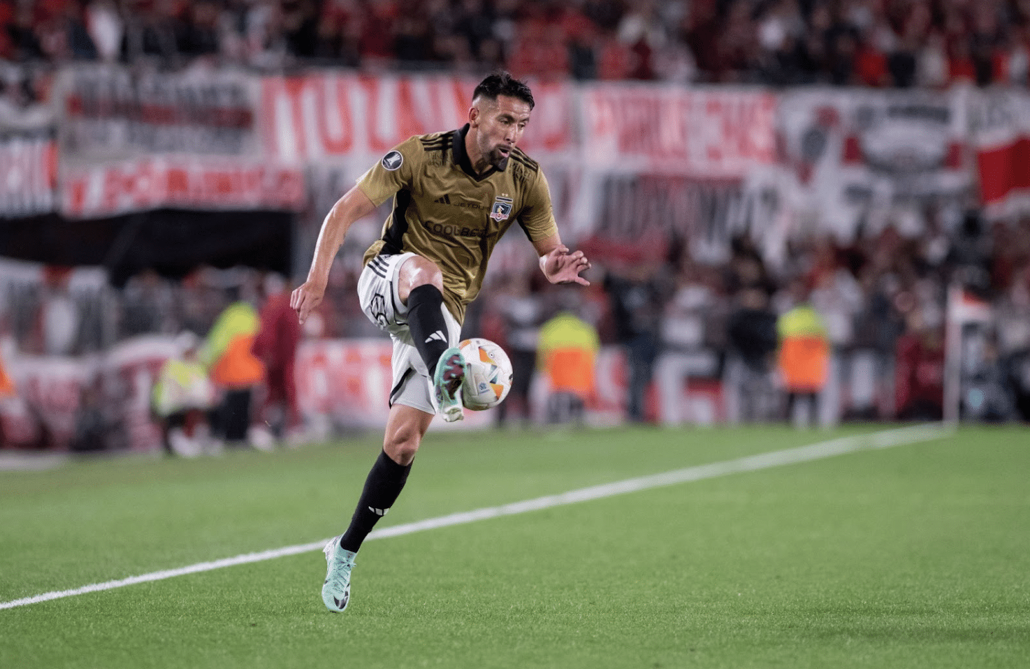 Mauricio Isla, Colo Colo