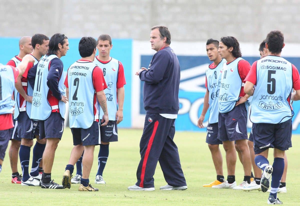 Selección de Chile en Quito, eliminatorias del Mundial Sudáfrica 2010 (10/10/2008) Quito, Ecuador.- El entrenador de la
