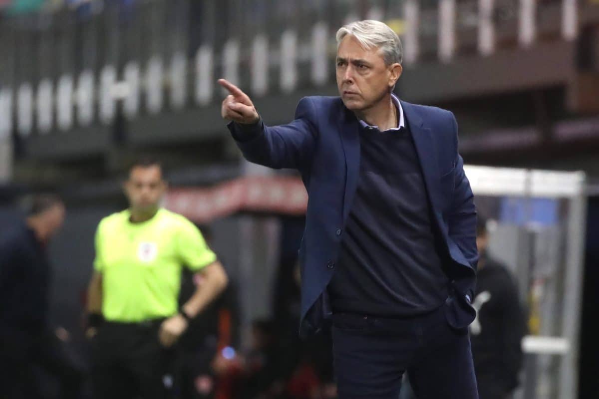Tiago Nunes dirigiendo para Universidad Católica