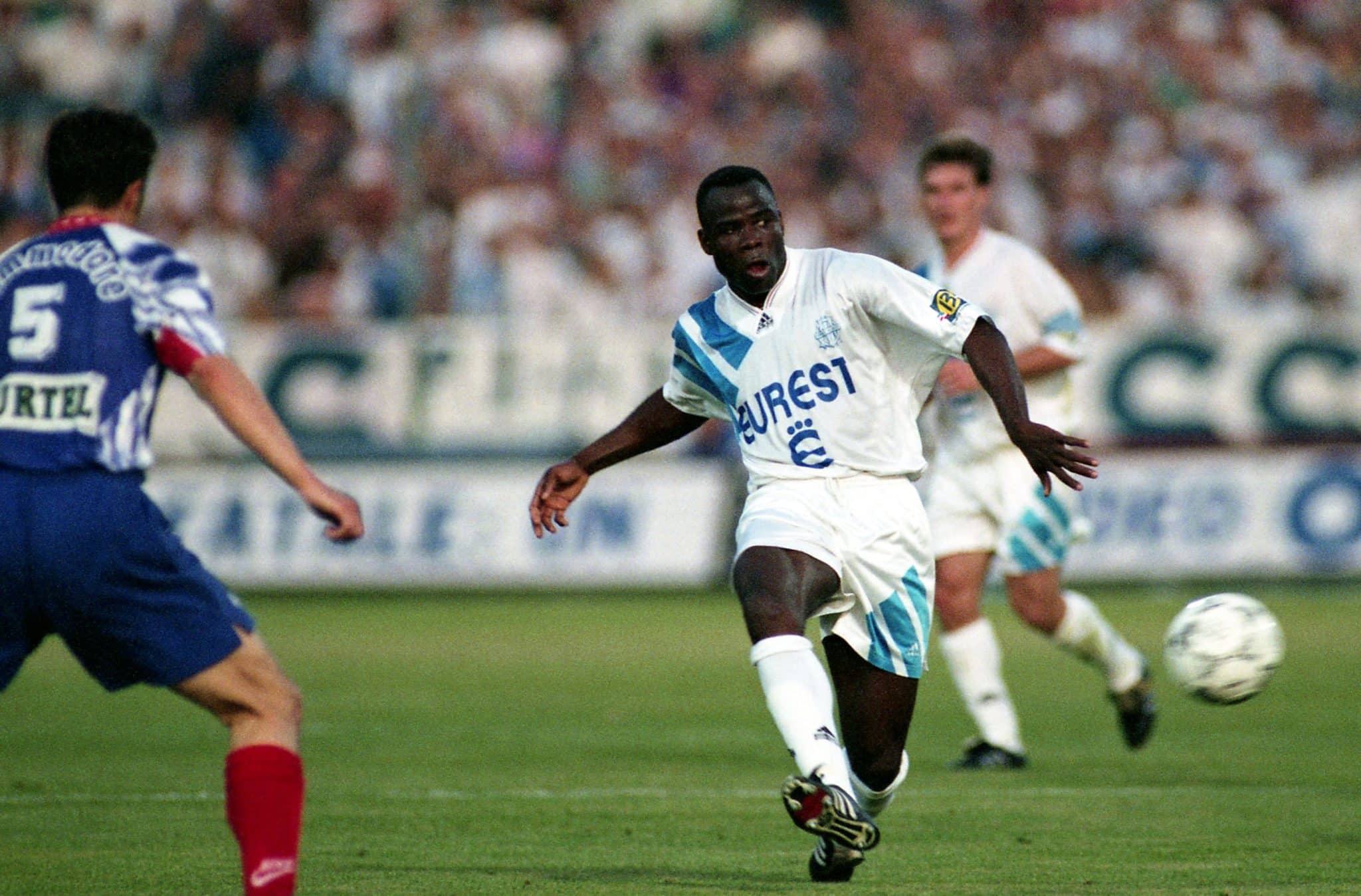 Sur quel score l’OM bat le PSG au Stade Vélodrome, le 29 mai 1993, trois jours après avoir remporté la finale de la C1 contre l’AC Milan (1-0), le 26 ?