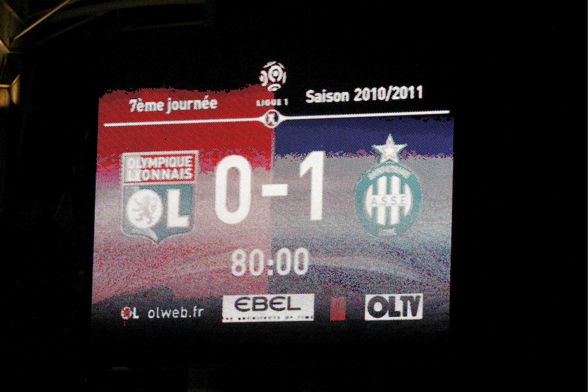 Pour le 100e derby en septembre 2010, quel Stéphanois marque le seul but du match OL 0-1 ASSE d’un coup franc lointain dans la lucarne d’Hugo Lloris ?