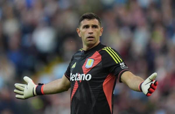Les Français nous ont donnés des coups, l'accusation d'Emiliano Martinez