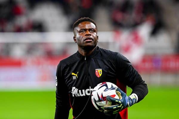 Lens avance déjà sur le remplaçant de Brice Samba