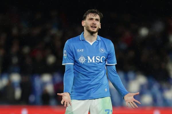 PSG : Kvicha Kvaratskhelia déjà taclé par Naples