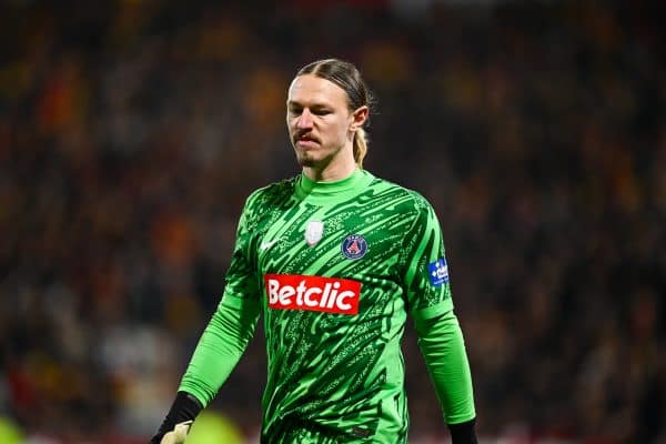Pourquoi le PSG a failli se séparer de Matvey Safonov