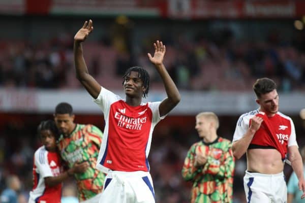 Manchester United double le Barça et s'offre un espoir d'Arsenal