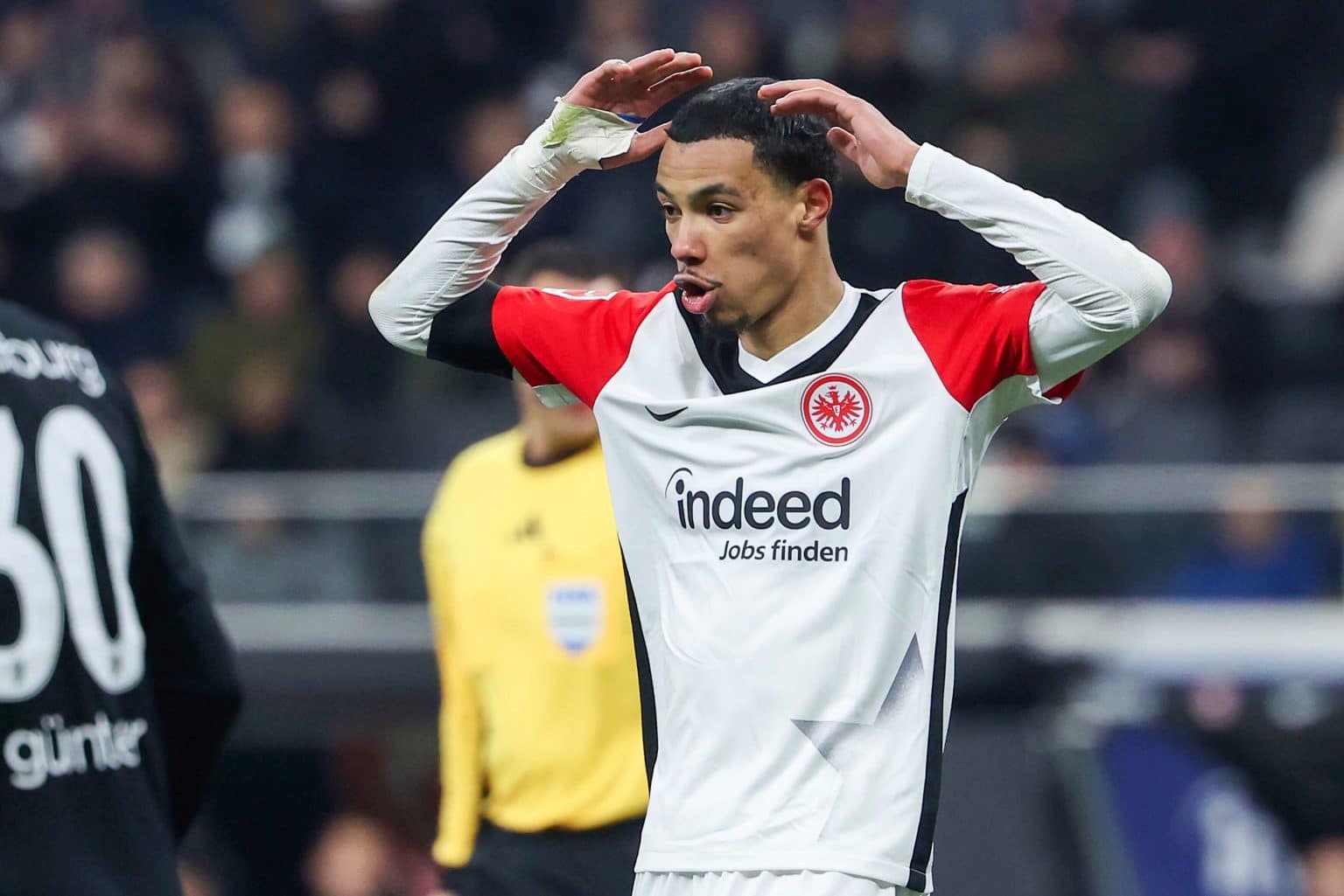 Mercato - Plus cher que Marmoush, Francfort fixe un prix démentiel pour Ekitike