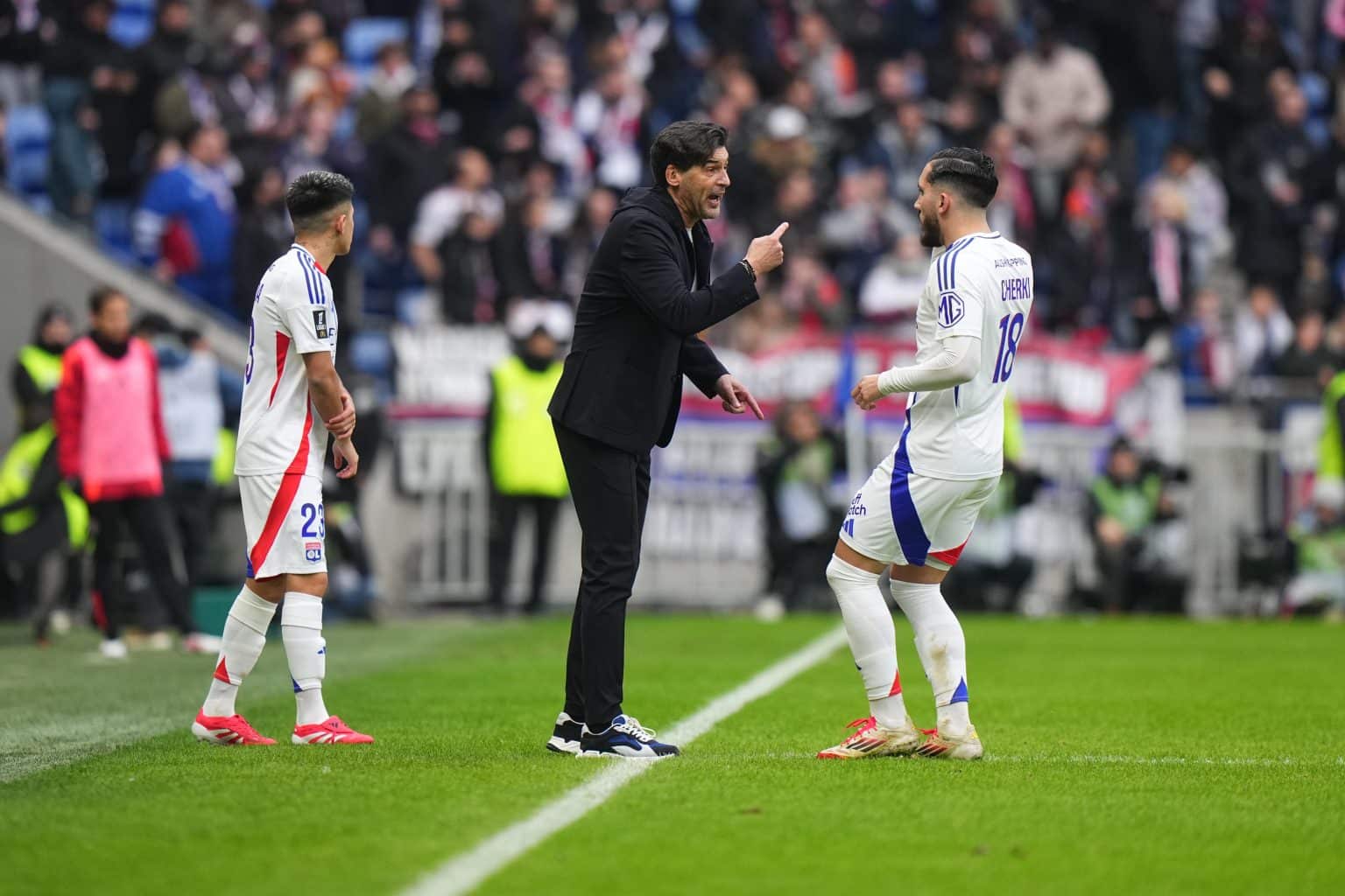 OL : ambitieux ou inconscient, Paulo Fonseca veut 5 joueurs offensifs au coup d’envoi