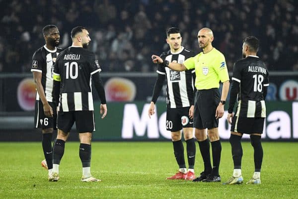 OM : Angers peste contre l'arbitrage après sa défaite