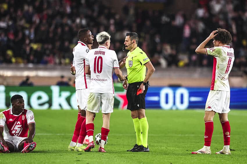 Monaco : “ce sont ses cousins les arbitres”, Samir Nasri écœuré par le carton rouge