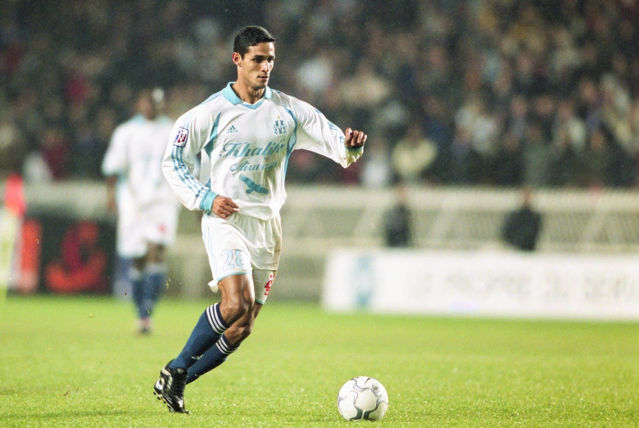 Quel est ce joueur, qui a évolué sous le maillot de l’OM de 2001 à 2002 puis sous celui du PSG de 2002 à 2004 ?