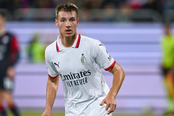 L'AC Milan prête son grand espoir Francesco Camarda… avec une clause étonnante