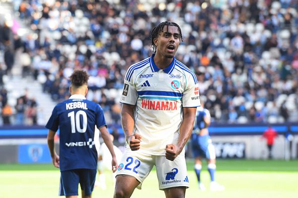 Mercato Strasbourg : Chelsea a de la concurrence, 6 clubs européens pistent aussi Guéla Doué