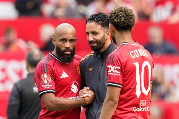 Chaotique en 2024, calme en 2025 malgré 250 M¬ dépensés... Manchester United dévoile les coulisses de son mercato