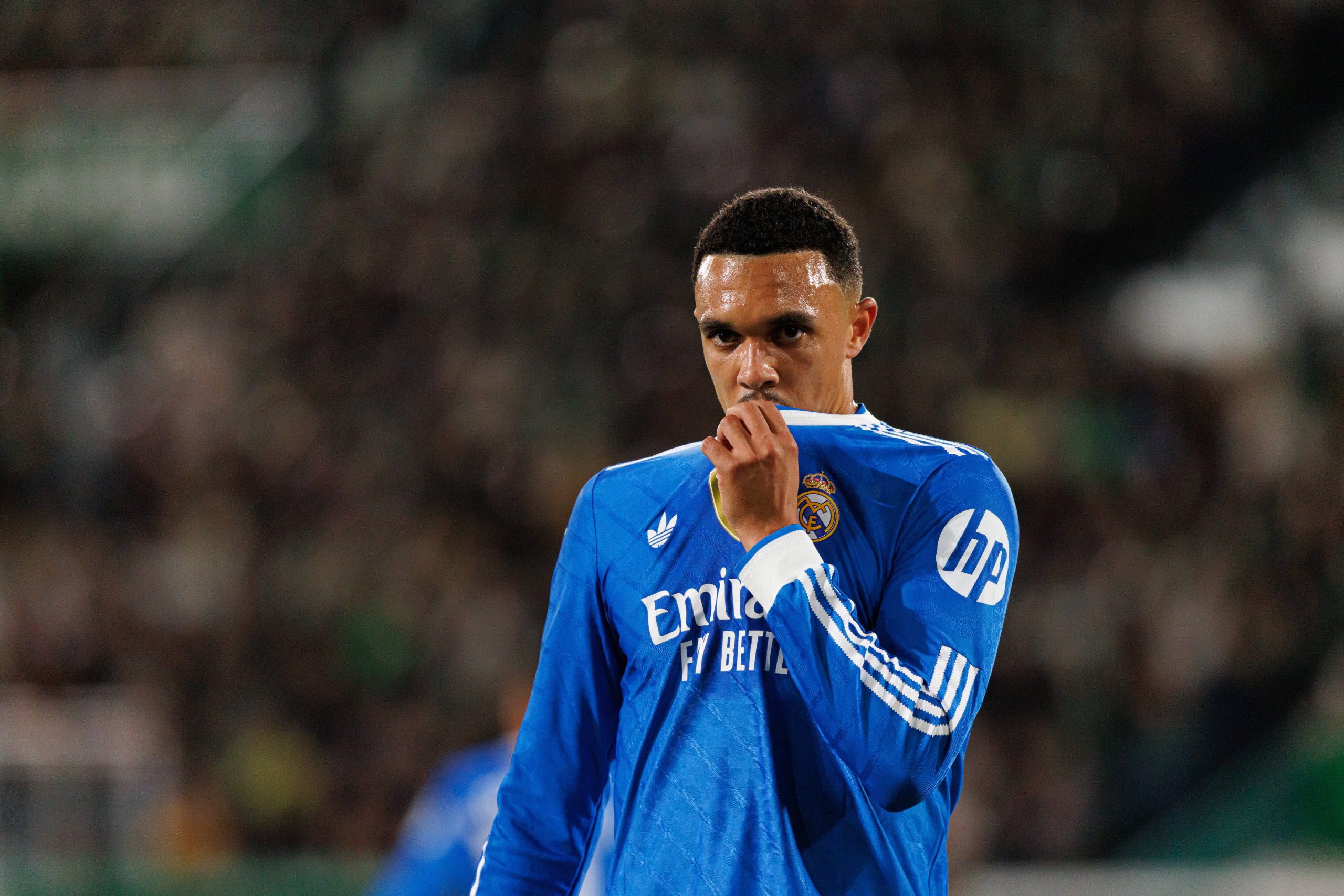 Mercato – Le Real Madrid sur un latéral à 25 M€, Alexander-Arnold en danger ?