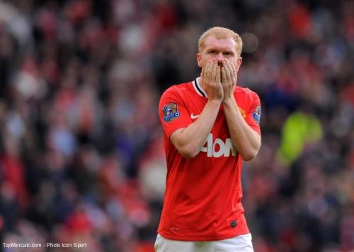 Arsenal : Scholes lance une pique à Özil