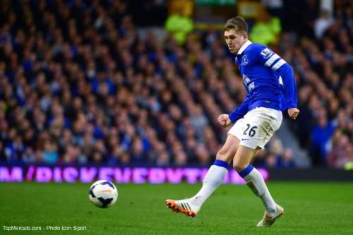 Chelsea : une offensive décisive pour Stones ?