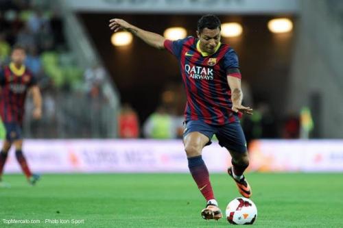 Barça : Adriano visé par un cador anglais ?