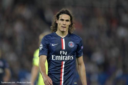 PSG : le pilote qui a “retenu” Cavani s’est exprimé