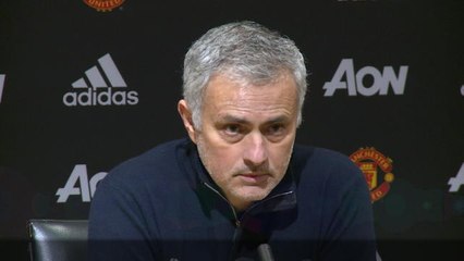 Man Utd : Mourinho peste encore contre l’arbitrage