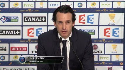 PSG : Emery rend hommage à Cavani