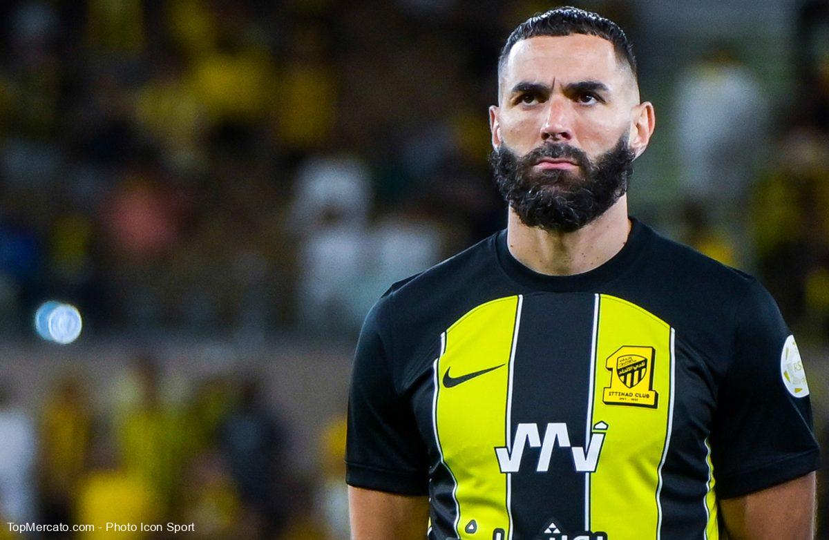Karim Benzema jugando para Al-Ittihad de Arabia Saudita