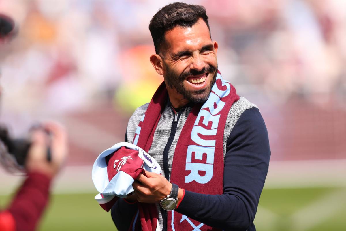 Carlos Tevez jugó un partido benéfico con un futbolista de Boca