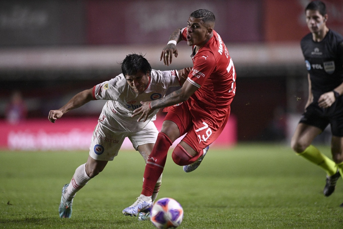 Independiente vs Argentinos Juniors: a qué hora juegan, dónde ver, formaciones e historial