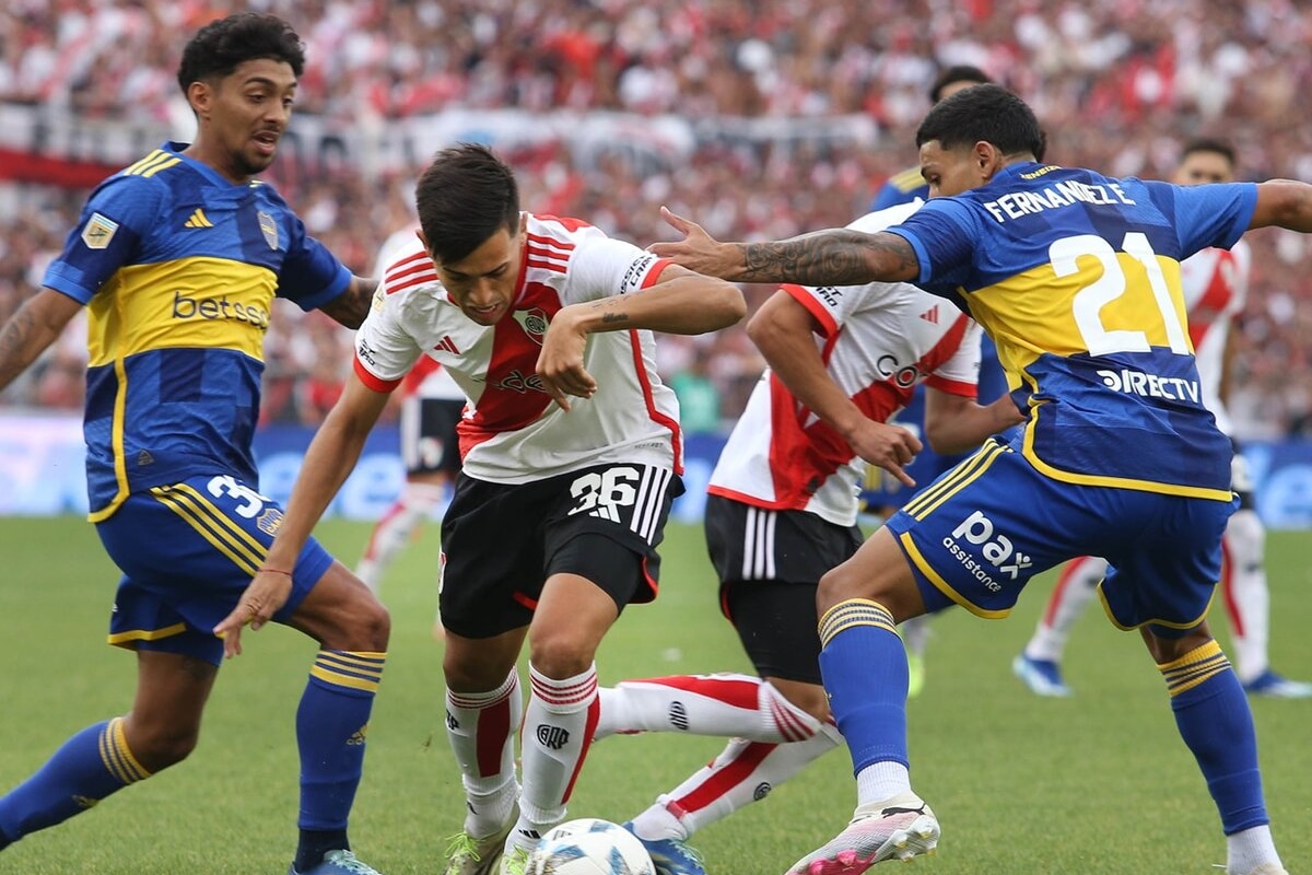 Equi Fernández y Medina, la apuesta de Diego Martínez en el superclásico que funcionó