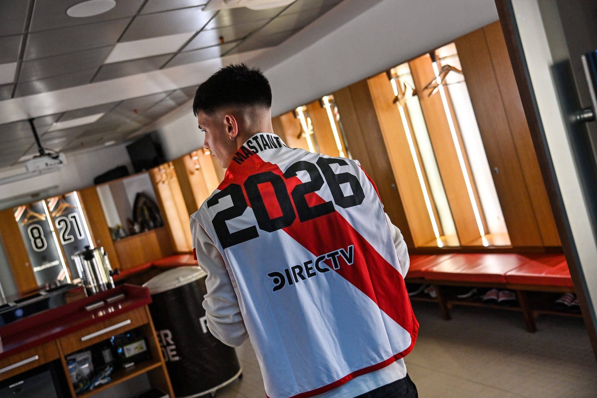 Oficial: Franco Mastantuono renovó con River hasta 2026