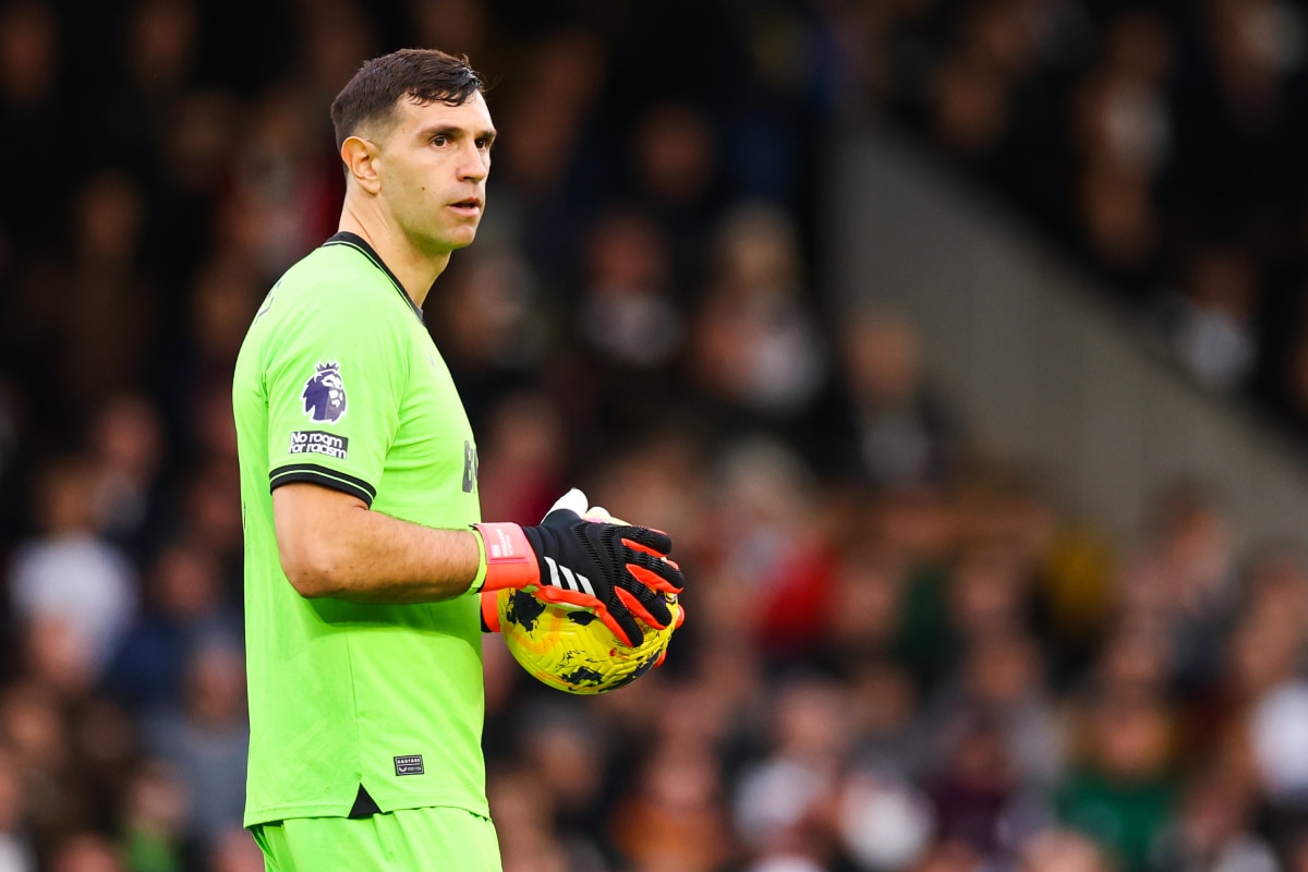 Dibu Martínez vivió una pesadilla contra el Tottenham de Cuti Romero