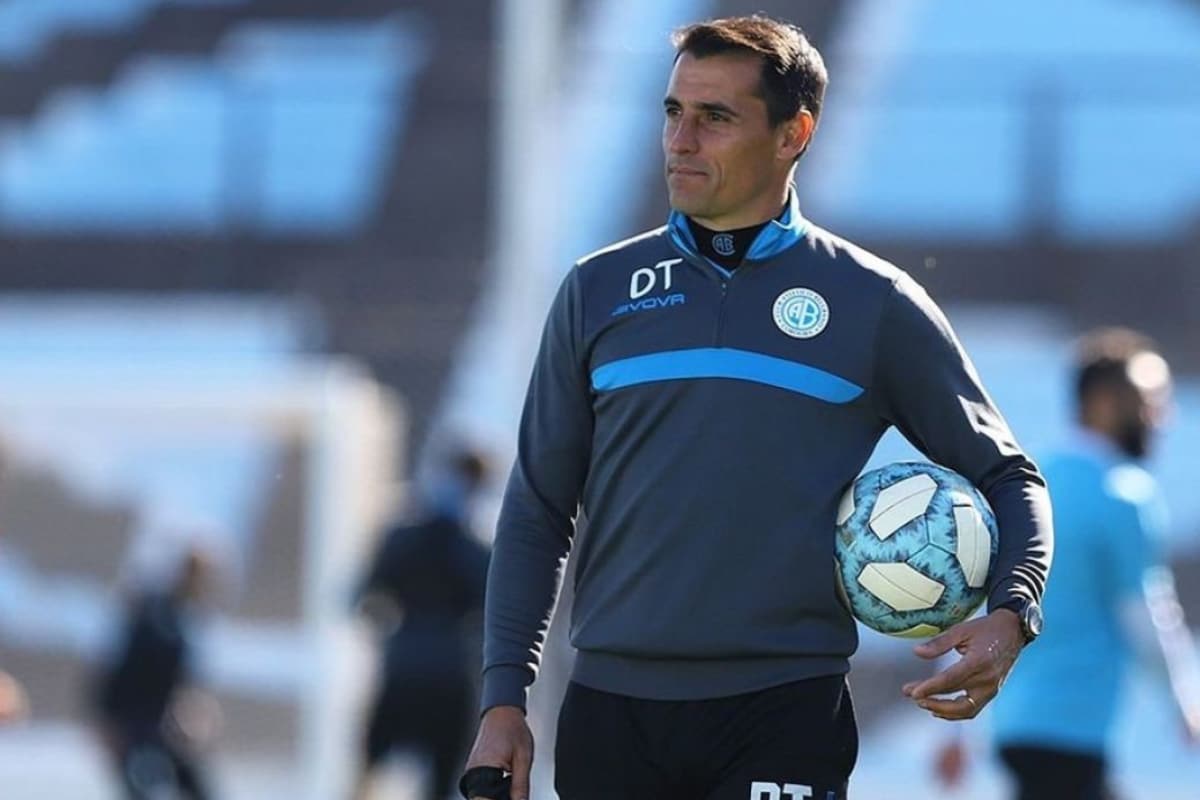 Guillermo Farré renunció como DT de Belgrano: sus números en el “Pirata”