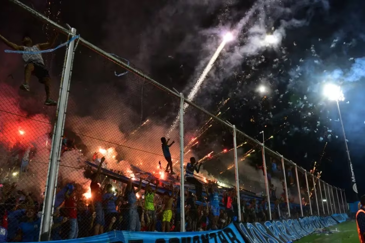 La fortuna que deberá pagar Belgrano por las bengalas del clásico
