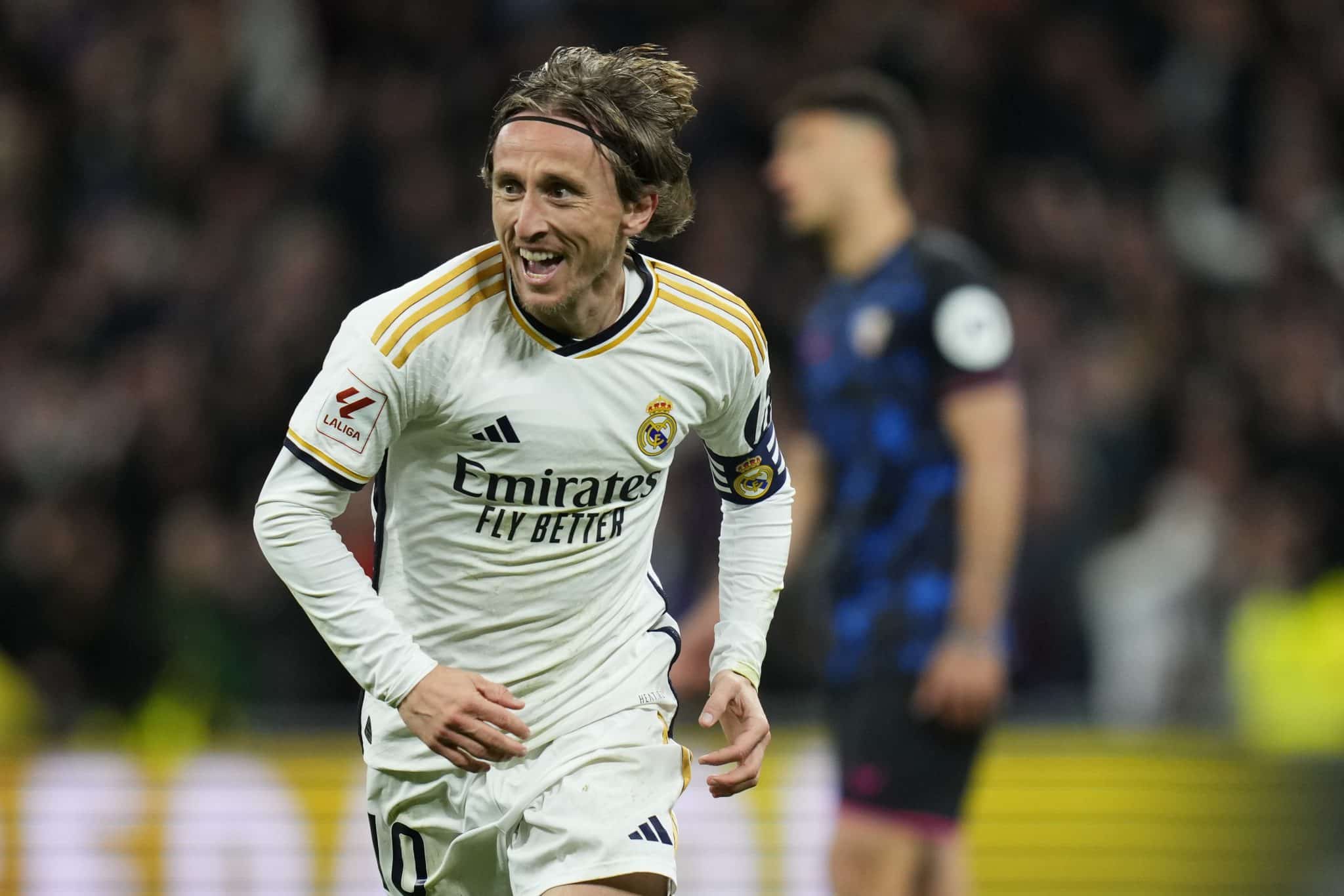 Insólito: compró una página del diario para que Luka Modric se sume a su equipo