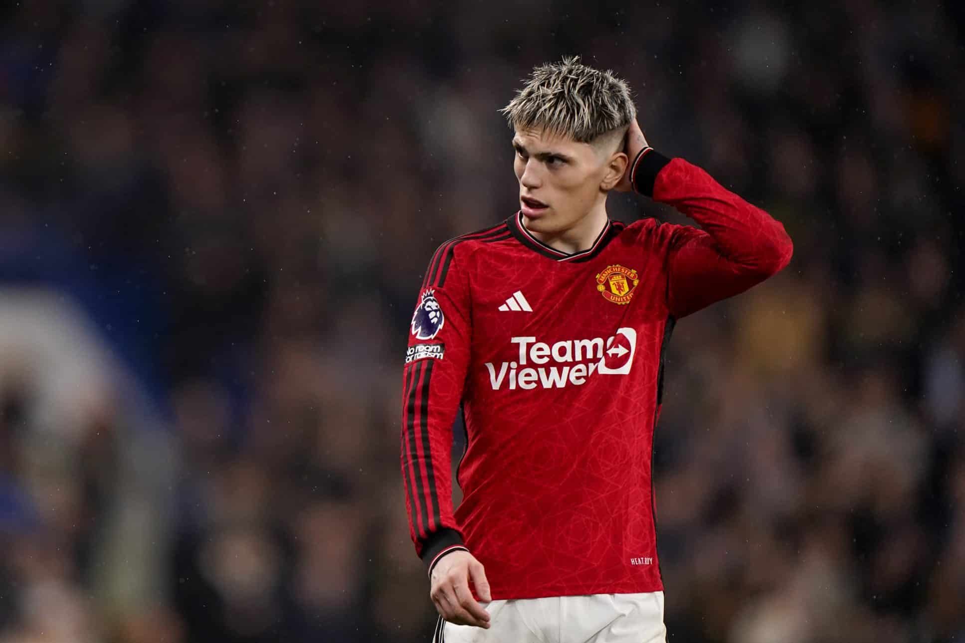 Garnacho reaccionó en redes sociales tras ser sustituido: subió una historia llamativa y likeó posteos en contra de Erik Ten Hag