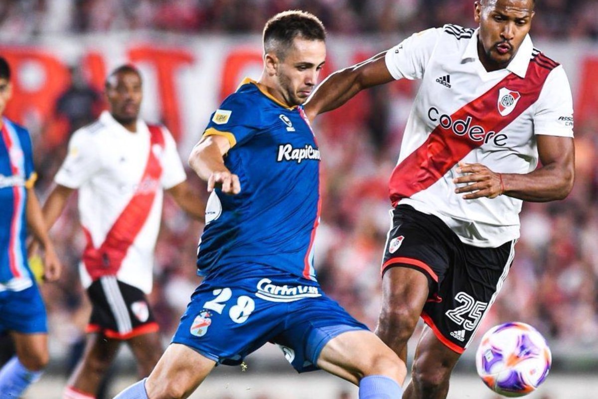 Mercado de pases: la DESOPILANTE cláusula que no permitía jugar a los futblolistas cedidos contra los clubes dueños de su pase